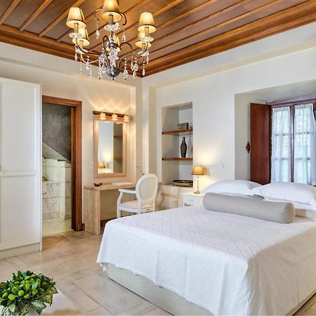 Mare Monte Luxury Suites Spétses Esterno foto